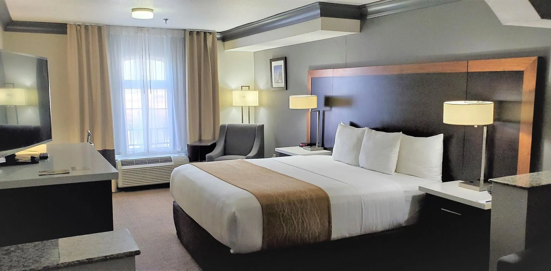 Comfort Inn & Suites Near Universal - N Hollywood - Burbank Los Angeles