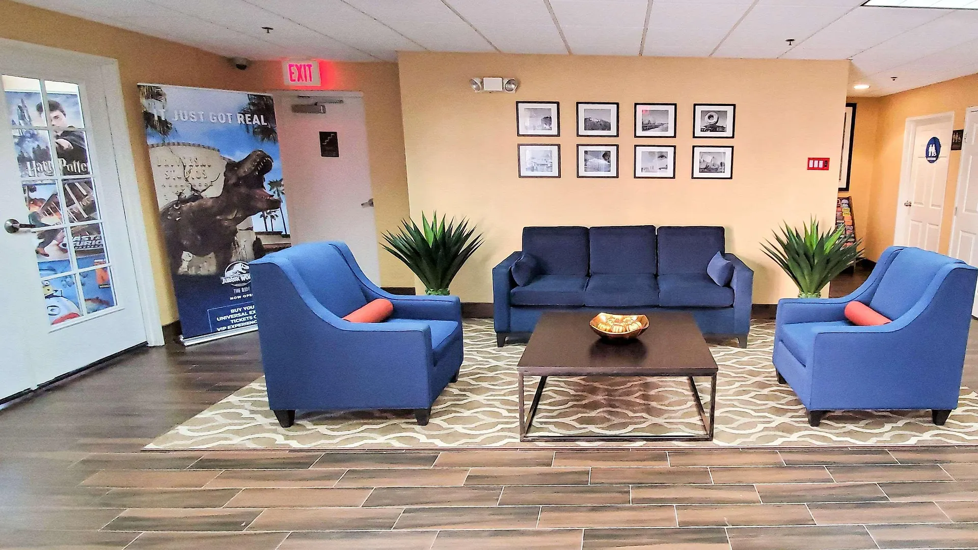 Comfort Inn & Suites Near Universal - N Hollywood - Burbank Los Angeles 3*,  United States