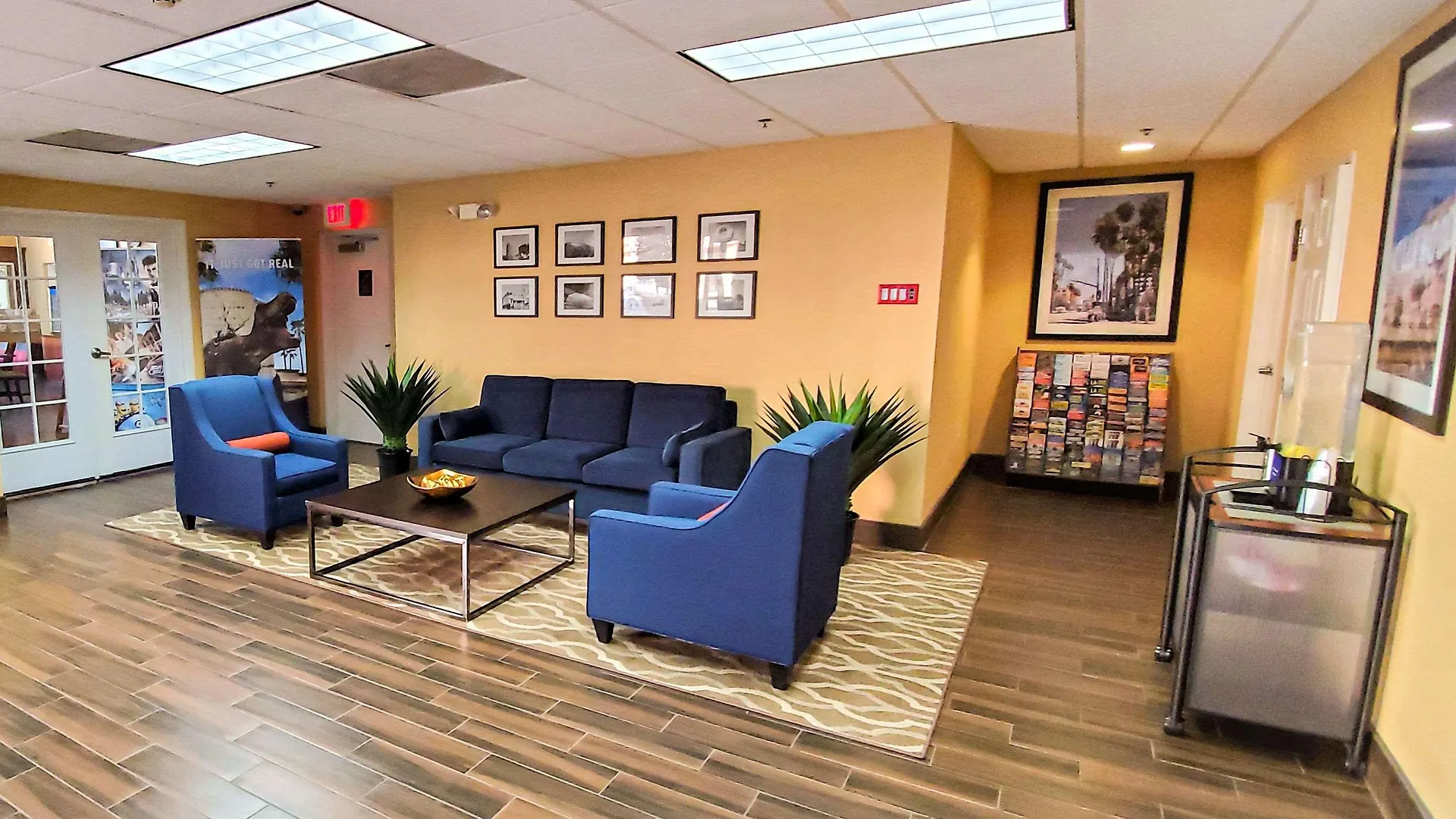 Comfort Inn & Suites Near Universal - N Hollywood - Burbank Los Angeles