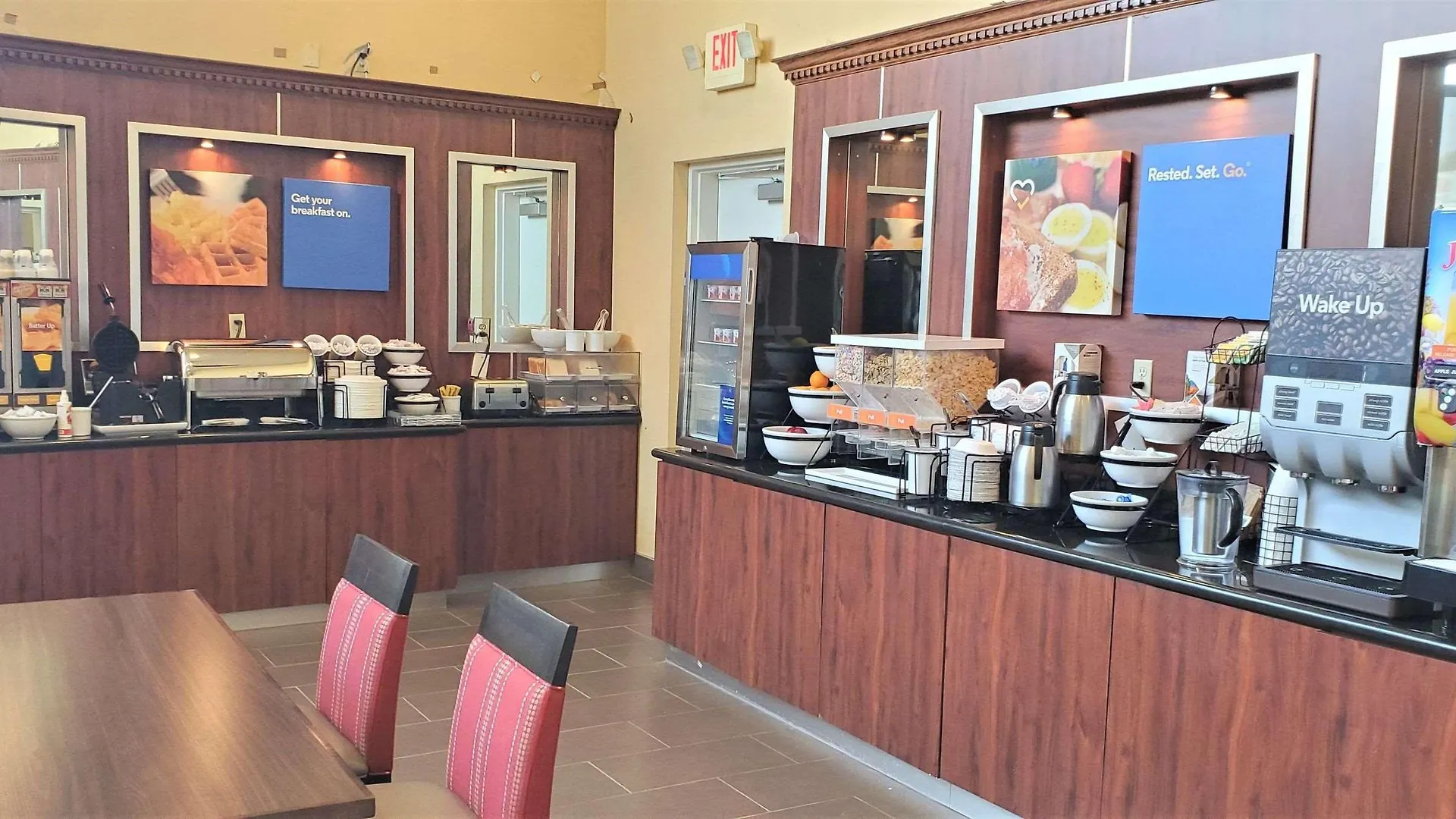 Comfort Inn & Suites Near Universal - N Hollywood - Burbank Los Angeles Hotel