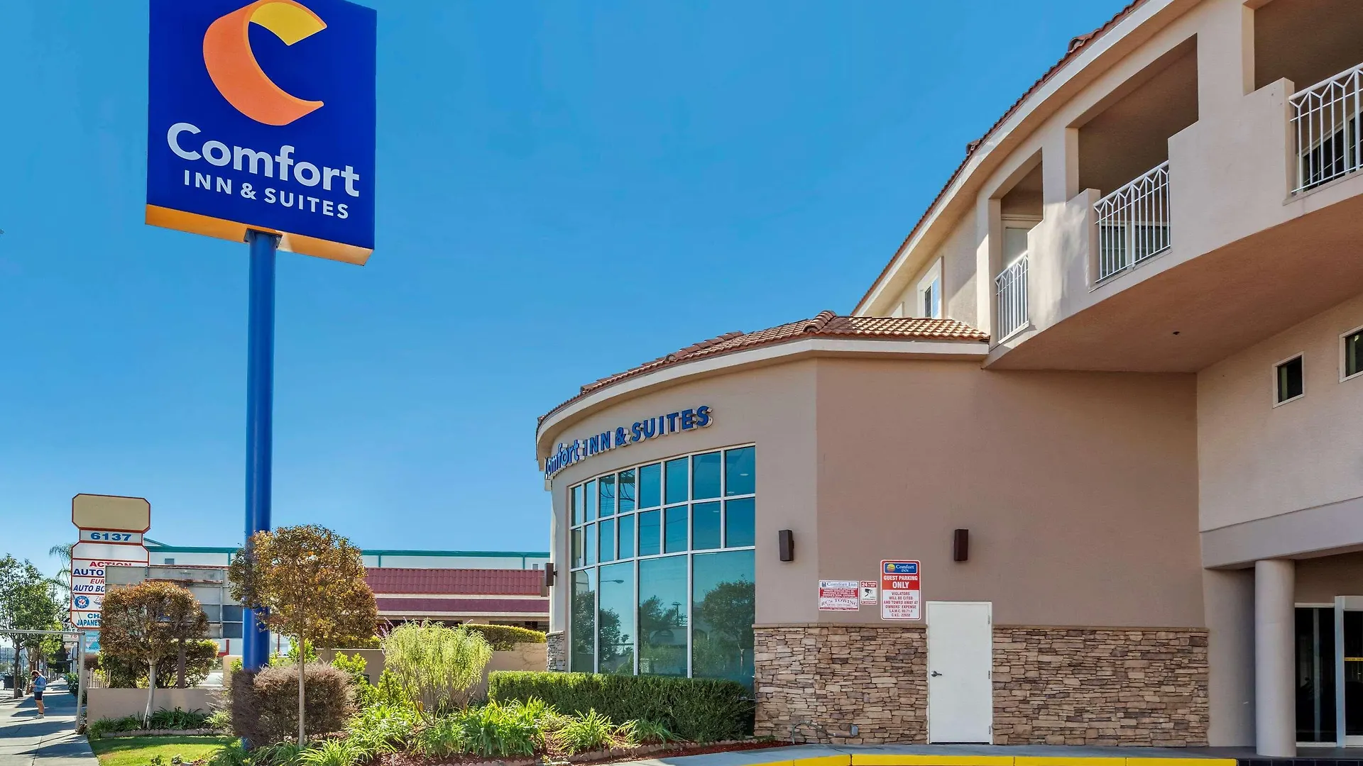 Comfort Inn & Suites Near Universal - N Hollywood - Burbank Los Angeles