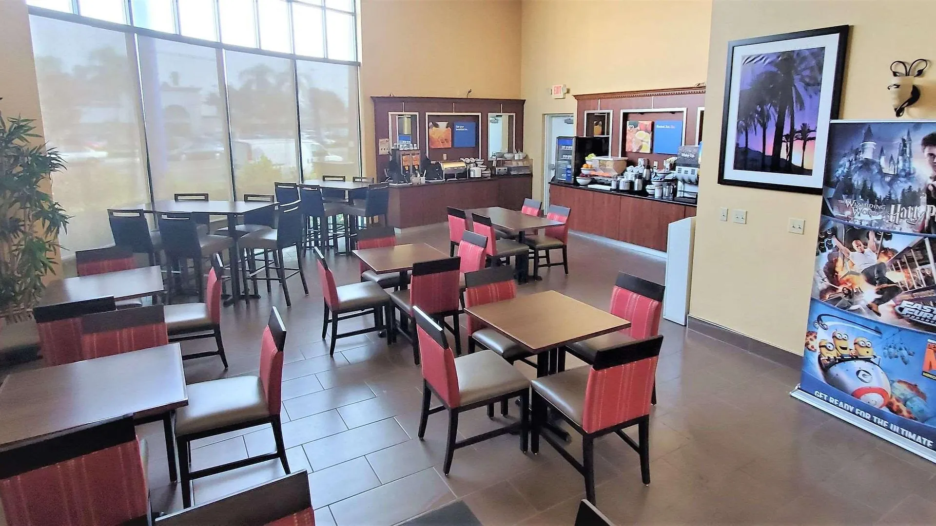 Hotel Comfort Inn & Suites Near Universal - N Hollywood - Burbank Los Angeles