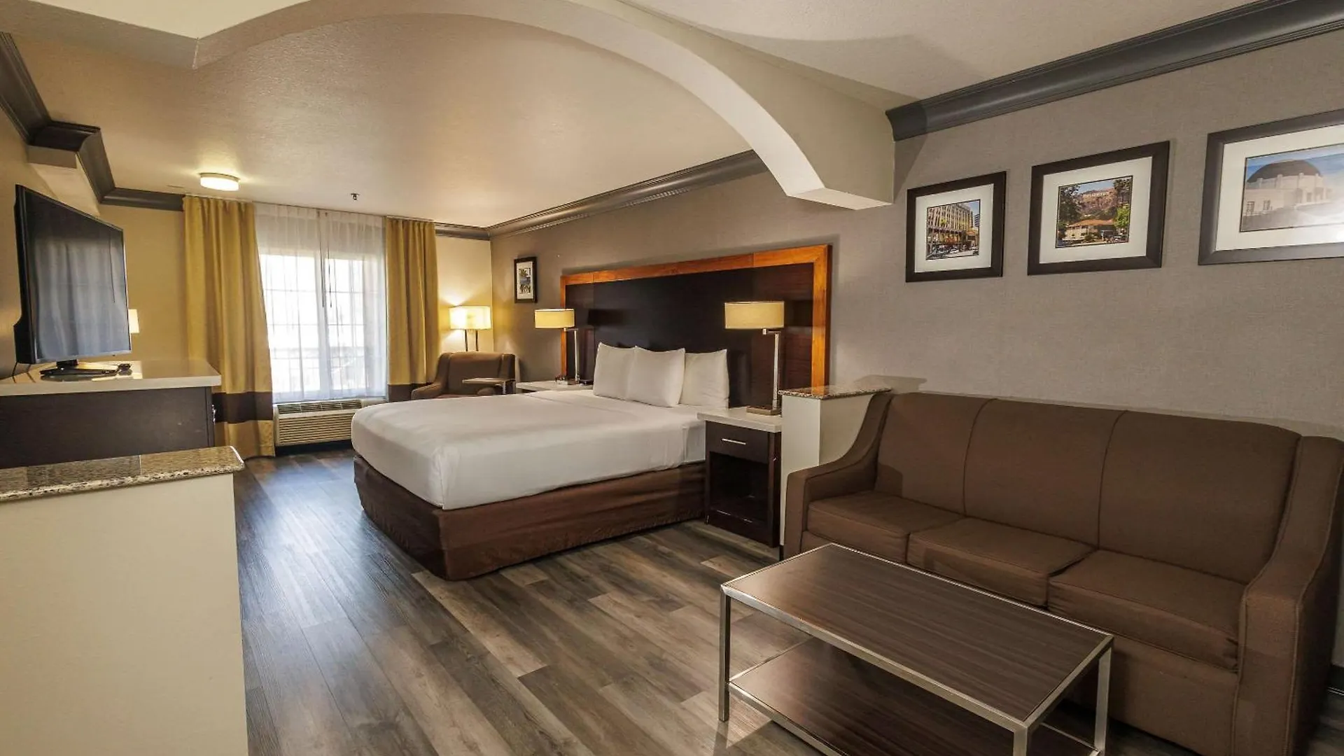 *** Hotel Comfort Inn & Suites Near Universal - N Hollywood - Burbank Los Angeles United States