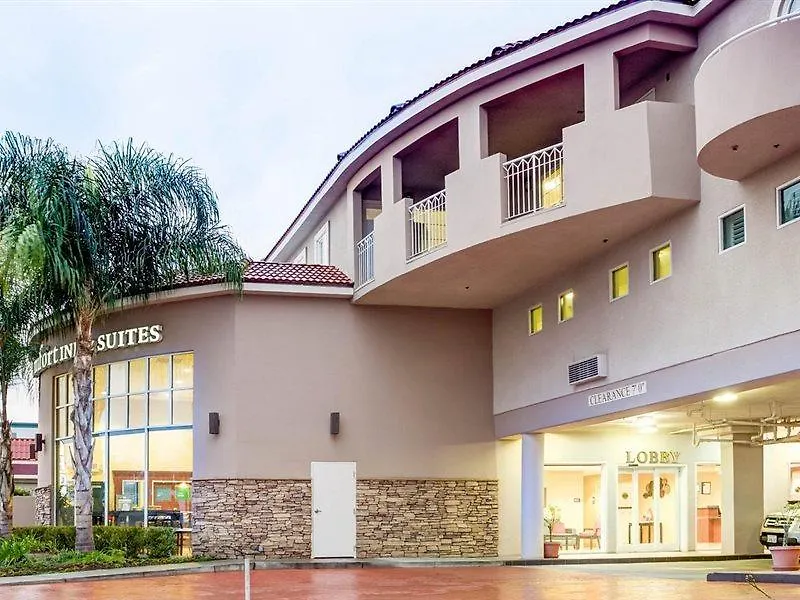*** Hotel Comfort Inn & Suites Near Universal - N Hollywood - Burbank Los Angeles USA