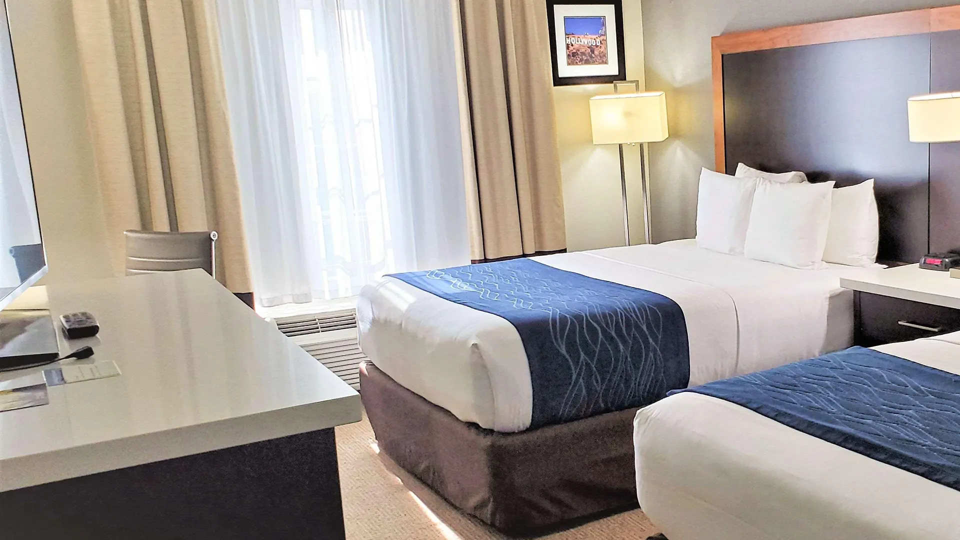 Comfort Inn & Suites Near Universal - N Hollywood - Burbank Los Angeles 3*,  USA